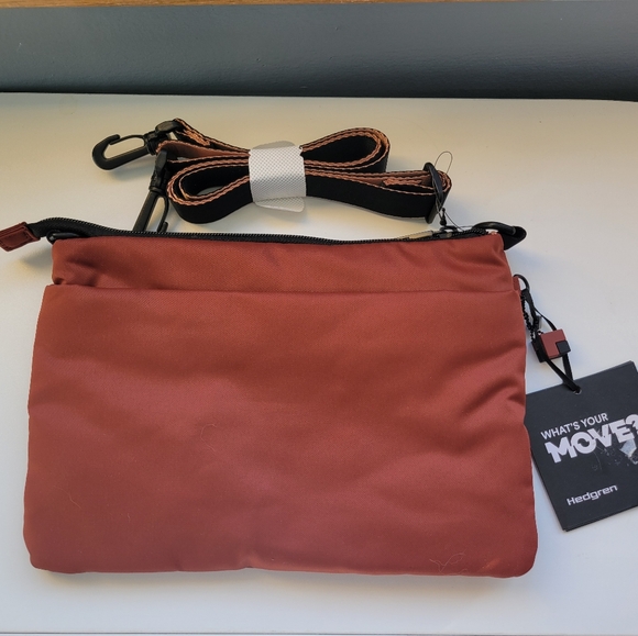 NEW HEDGREN orbit flat crossbody in cherry mahogany - Picture 11 of 12